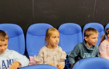 Galeria aktualności Magiczna szkoła zwierząt - wyjazd do kina w ramach programu edukacyjnego Kino Szkoła 2