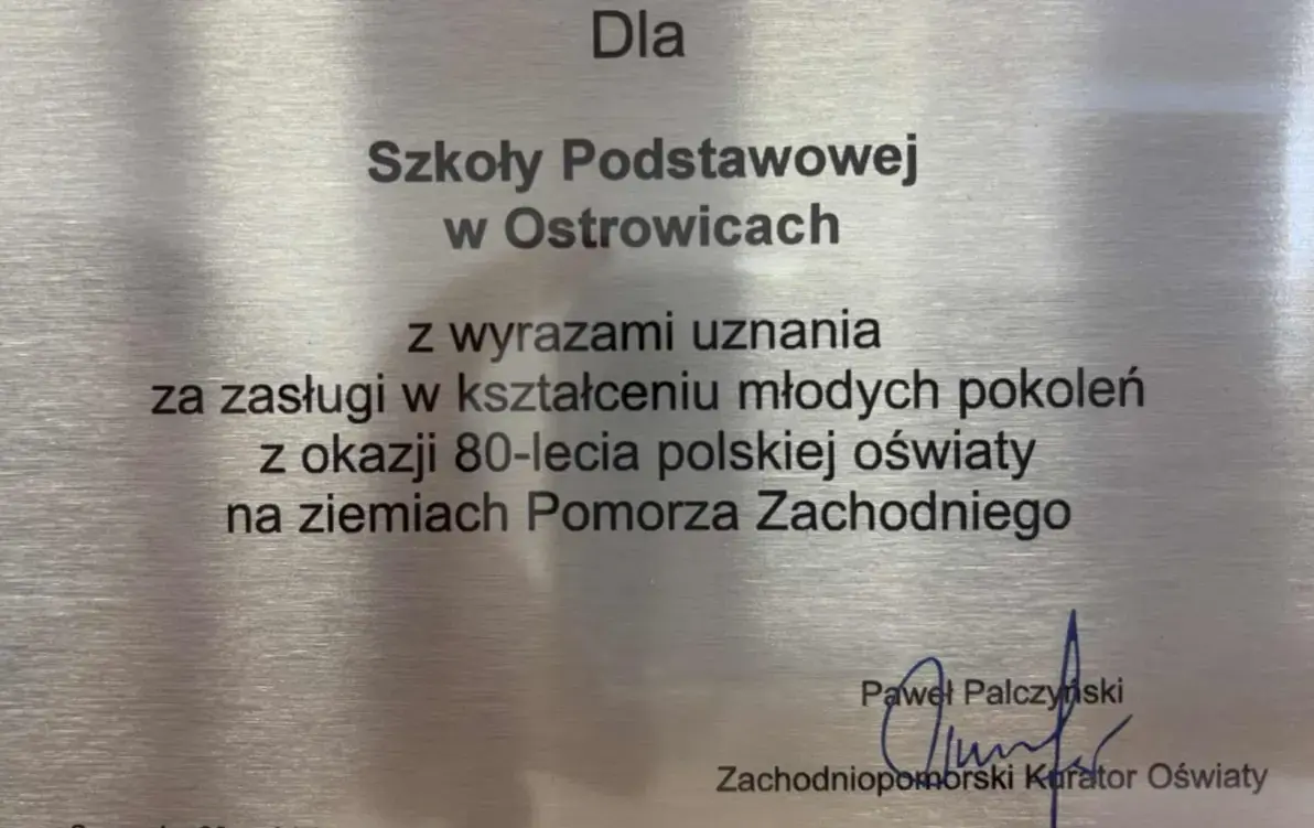 Zdjęcie do Tablica pamiątkowa z okazji 80-lecia polskiej oświaty