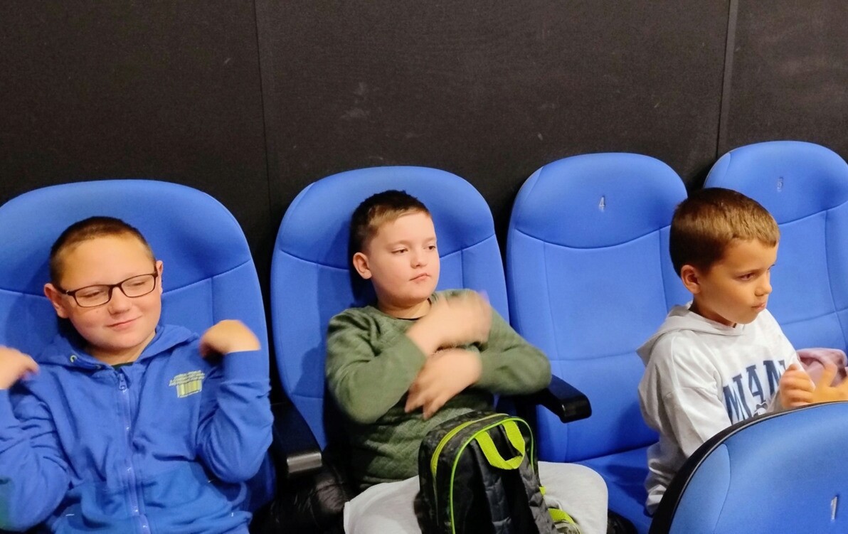 Zdjęcie do Magiczna szkoła zwierząt - wyjazd do kina w ramach programu edukacyjnego Kino Szkoła